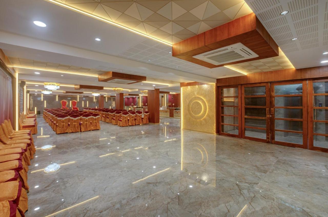 Hotel Diamond 26 Surat Exterior photo