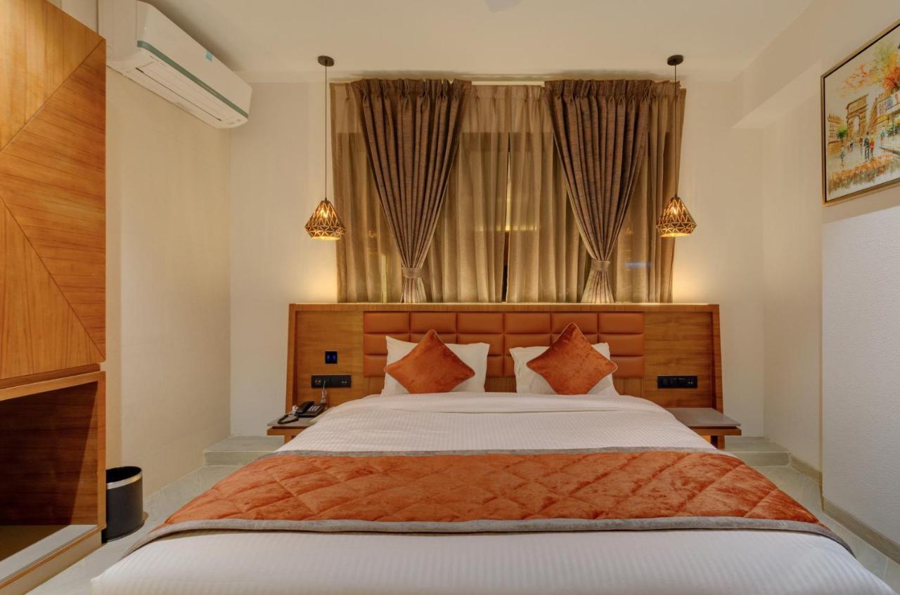 Hotel Diamond 26 Surat Exterior photo